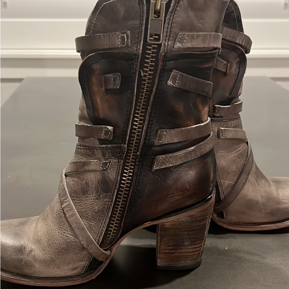 Freebird “Baker” women’s boots size 9